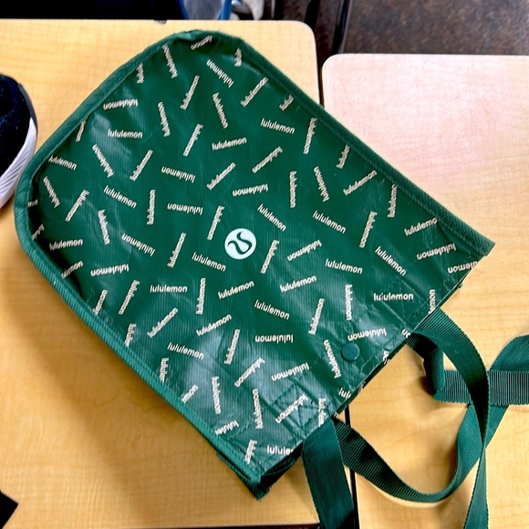 green lulu lemon bag - Picture 2 of 3